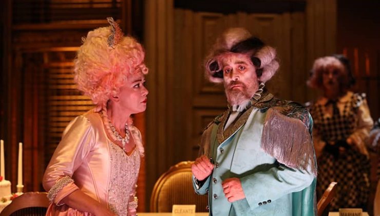 “Tartuffe” Harbiye’de Büyüledi: İBB Şehir Tiyatroları’ndan Unutulmaz Bir Gece