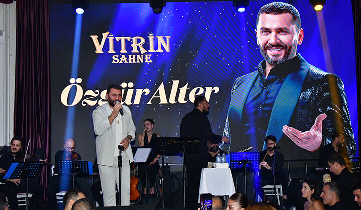 Bahçeşehir Gölet Vitrin Sahne’de Özgür Alter Rüzgarı!