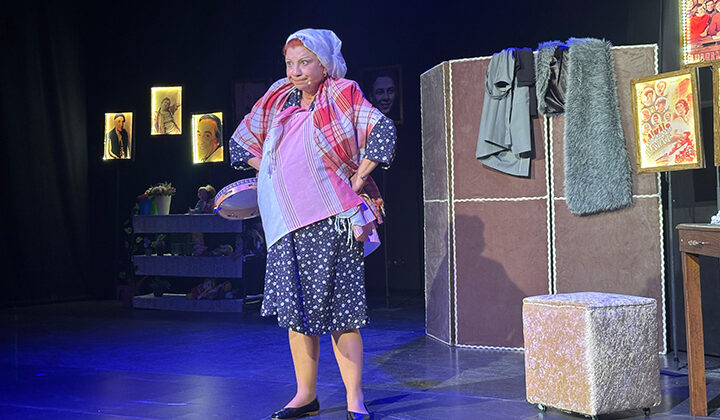 Bir kahkahanın ardındaki gözyaşı “Adile Naşit” oyunu muhteşem bir prömiyer ile seyircisiyle buluştu…