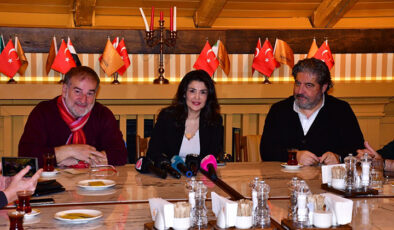 Esra Öztürk’ten özel buluşma