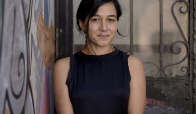 İstanbul’un Yorgun Binalarından İnsan Ruhuna Bir Yolculuk: “Geçmişten Düşenler”