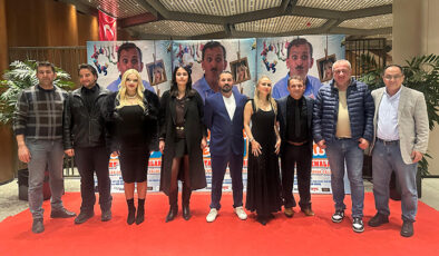 Sezonun iddialı komedi yapımı “Çamaşır Sepeti” filminin galasına yoğun ilgi