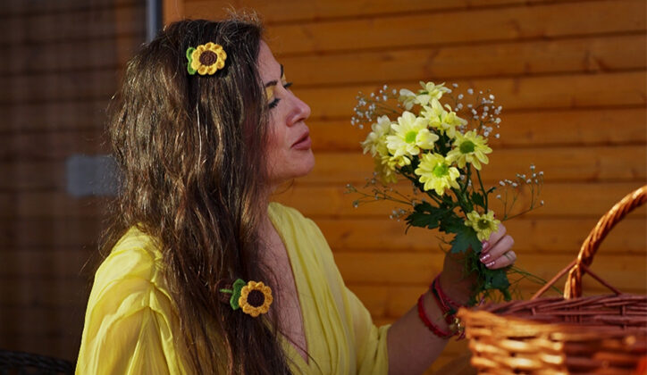 Çiçek sanatçı Çiğdem Turan’dan bahar müjdesi: ‘Günebakan’